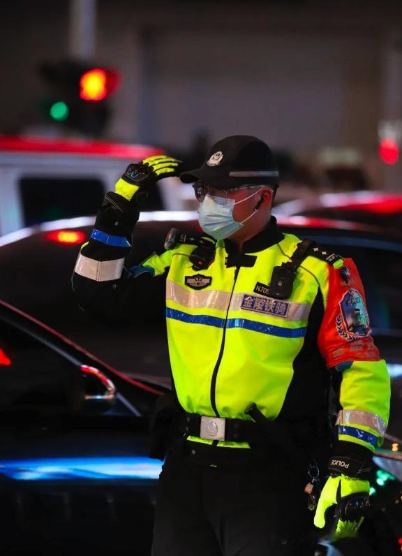 辅警需坚守初心与使命！

‌初心‌指牢记入警初衷，秉持“人民公安为人民”宗旨，做