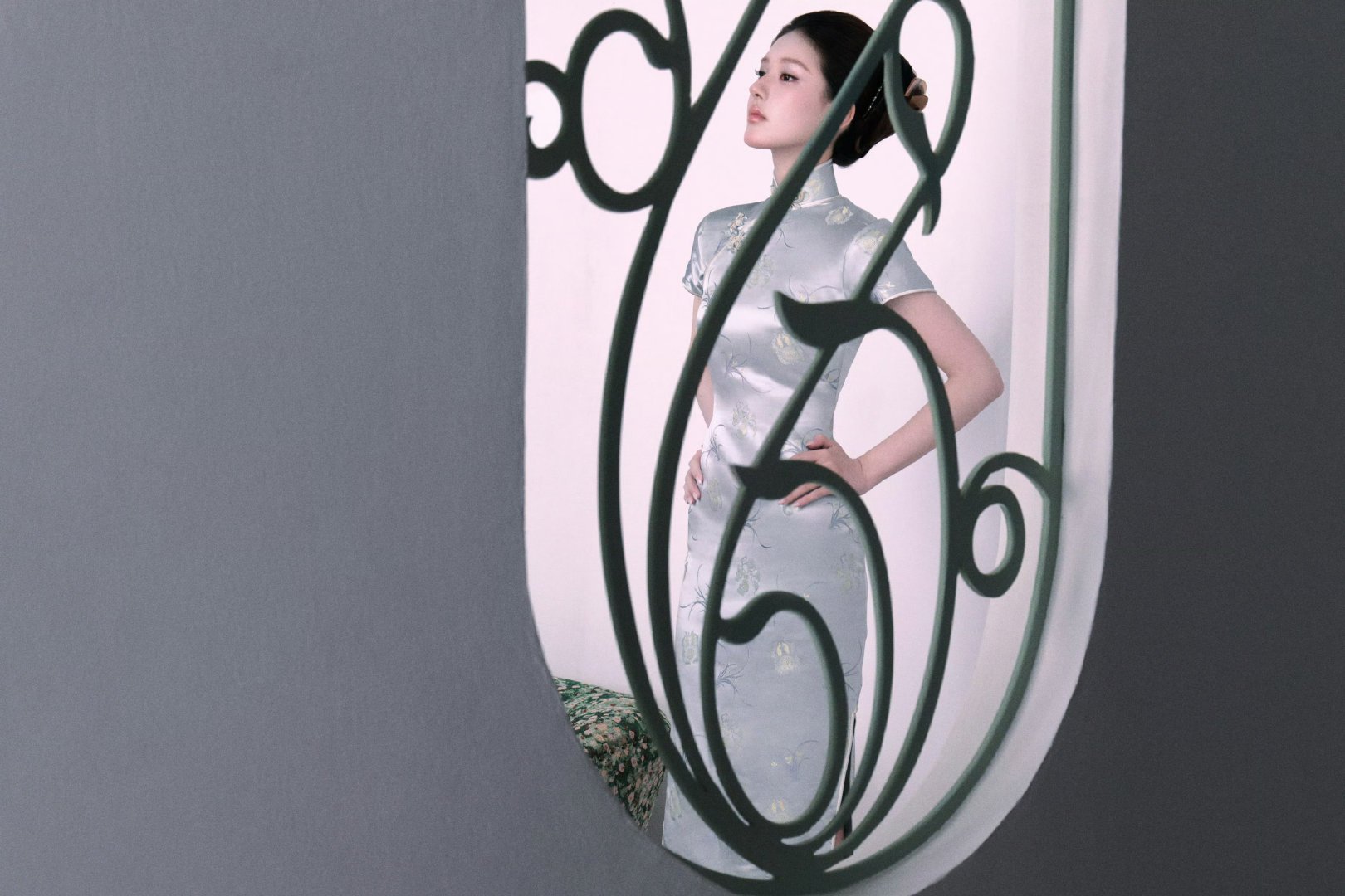 赵露思[超话] zls赵露思许我耀眼 zls赵露思许妍“泥潭之中成长才能发出最耀