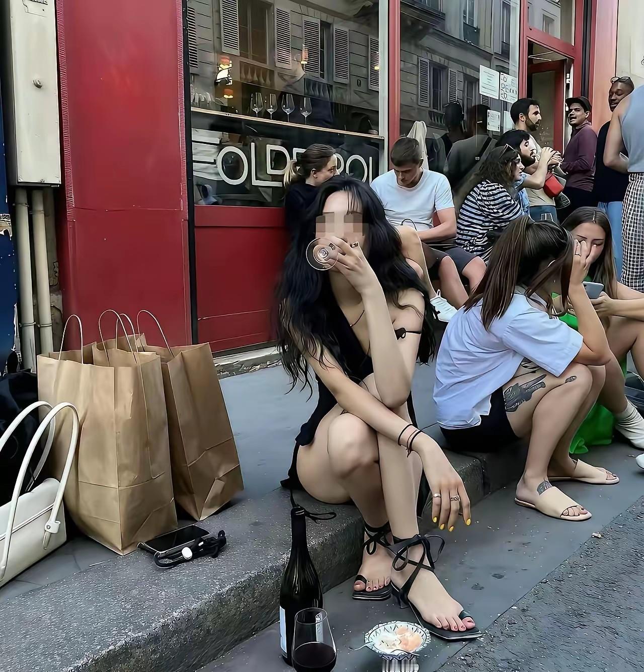 牢A爆料，全世界每年都有几百万润人奔赴西方，说得更直白点，这无异于源源不断的血浆