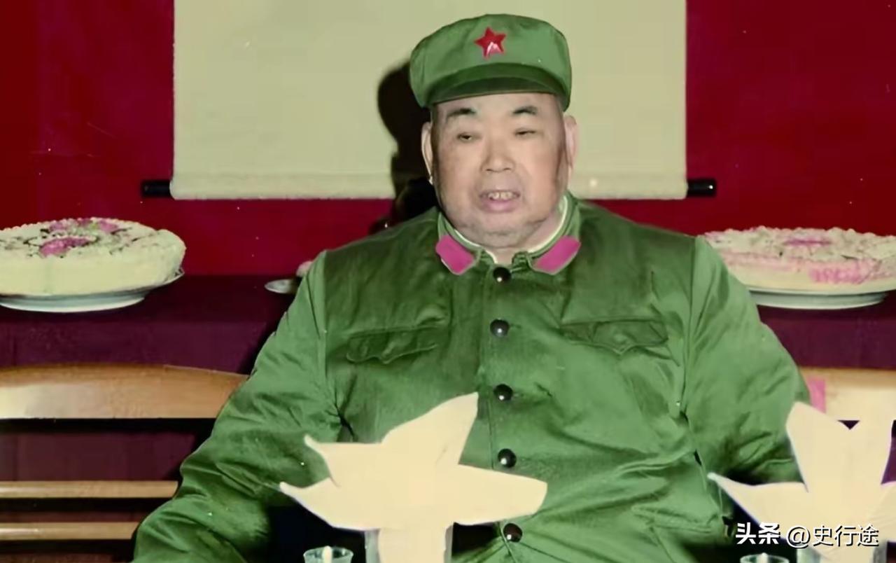 这才是许世友将军的真实相貌，不要再被电视剧里的美貌欺骗



许世友这个名字，常