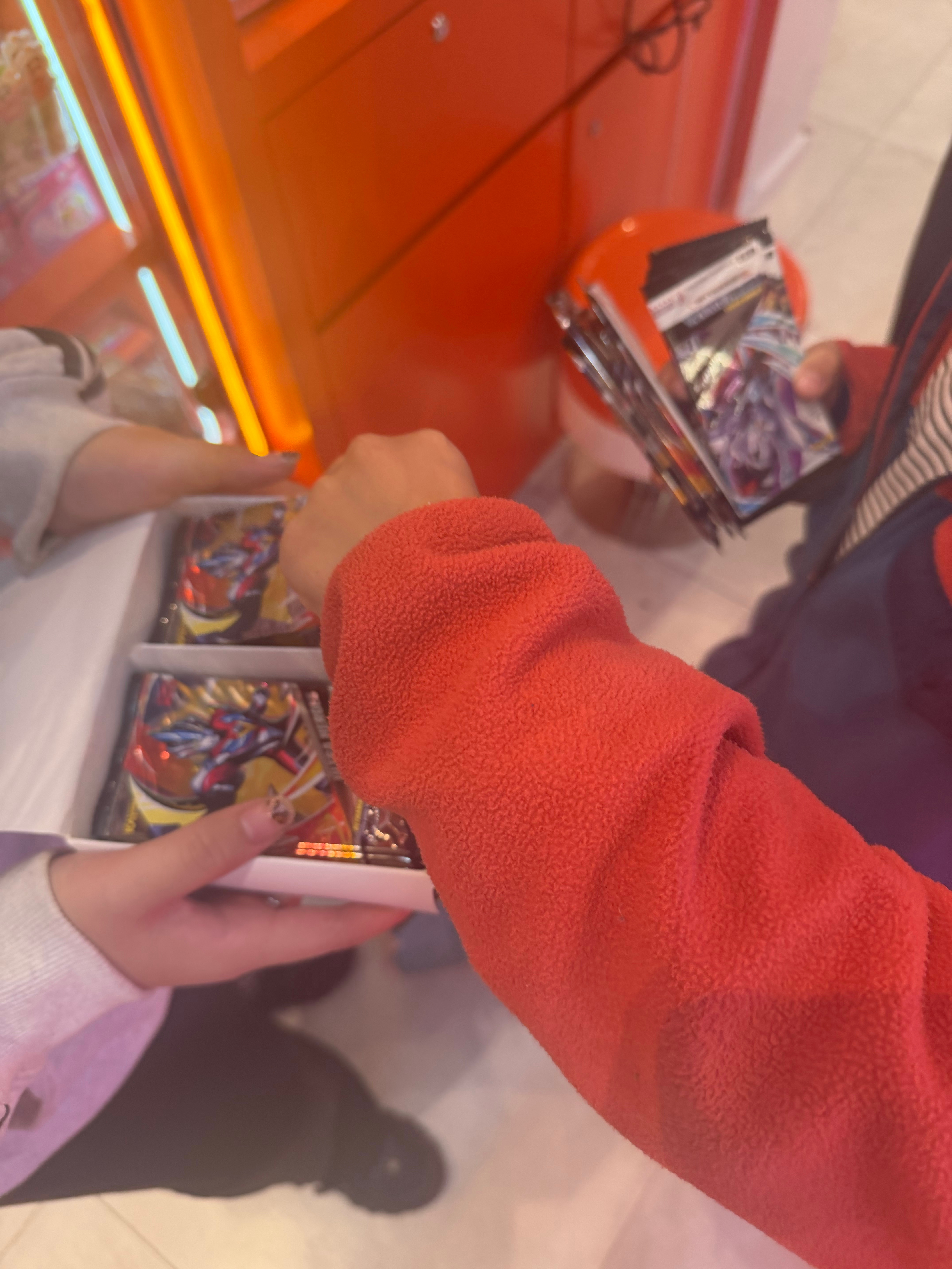 我们这有个商场打弹珠已经倒闭了，倒闭前它充值有优惠，我知道它估计不行了然后我在另