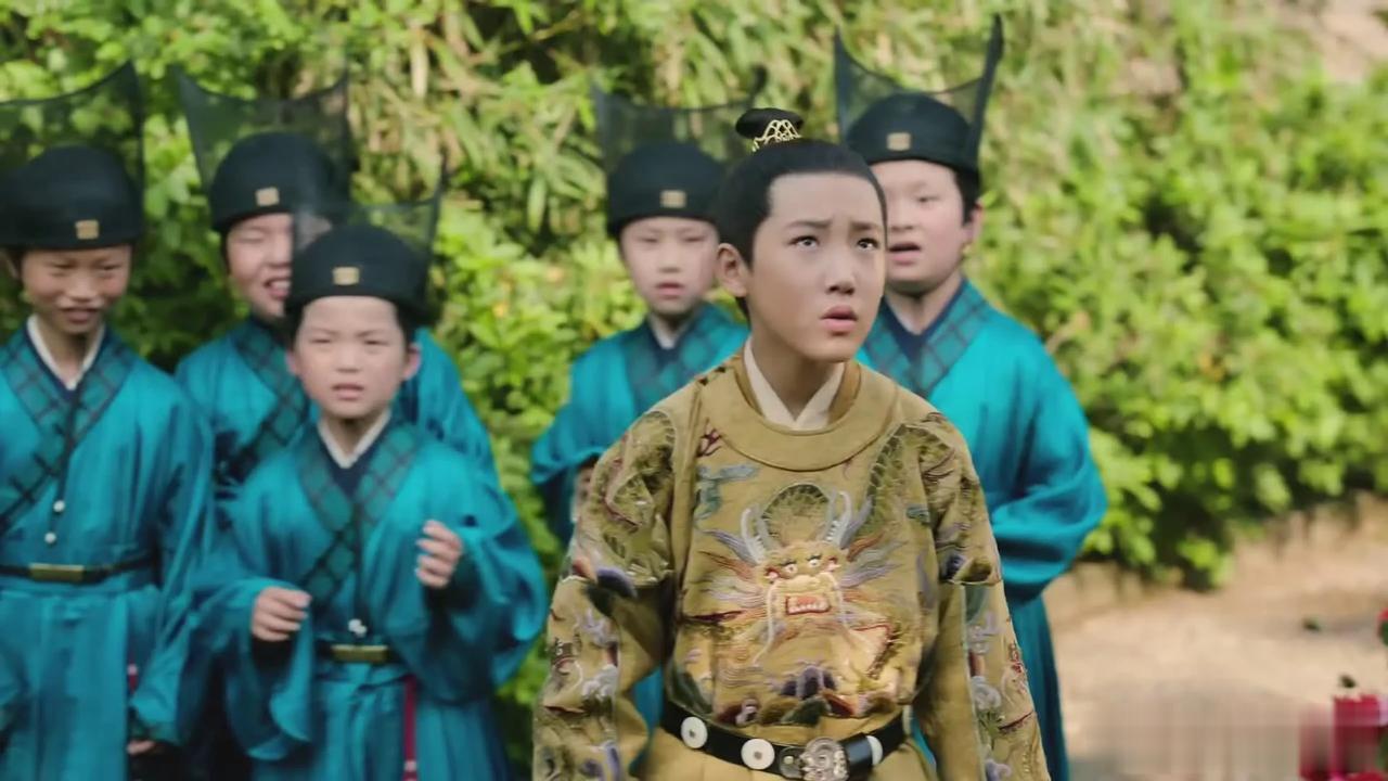 嘉靖为什么一当皇帝就能够与杨廷和这种历经三朝的老臣对抗呢？要知道，当时的他年仅十