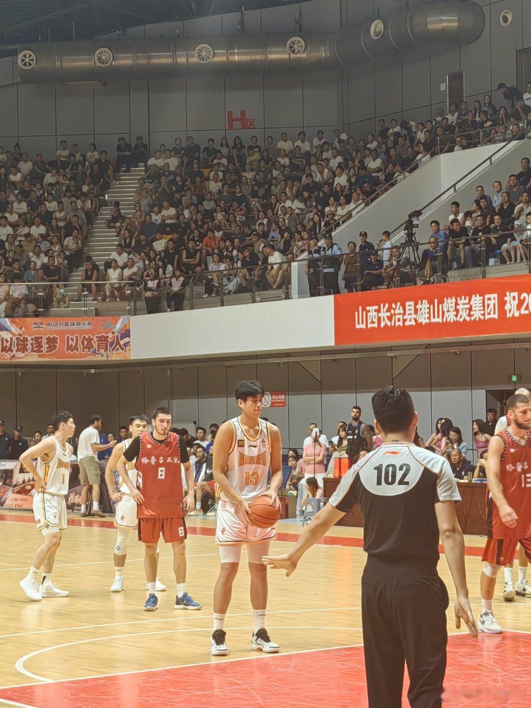 山西与广州交易中的年轻小将吕加辉 ​​​