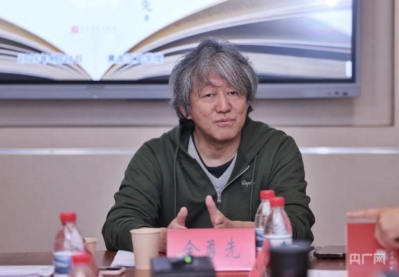 全勇先，朝鲜族，1966年1月生于黑龙江佳木斯，一级编剧、作家，现任黑龙江省作协