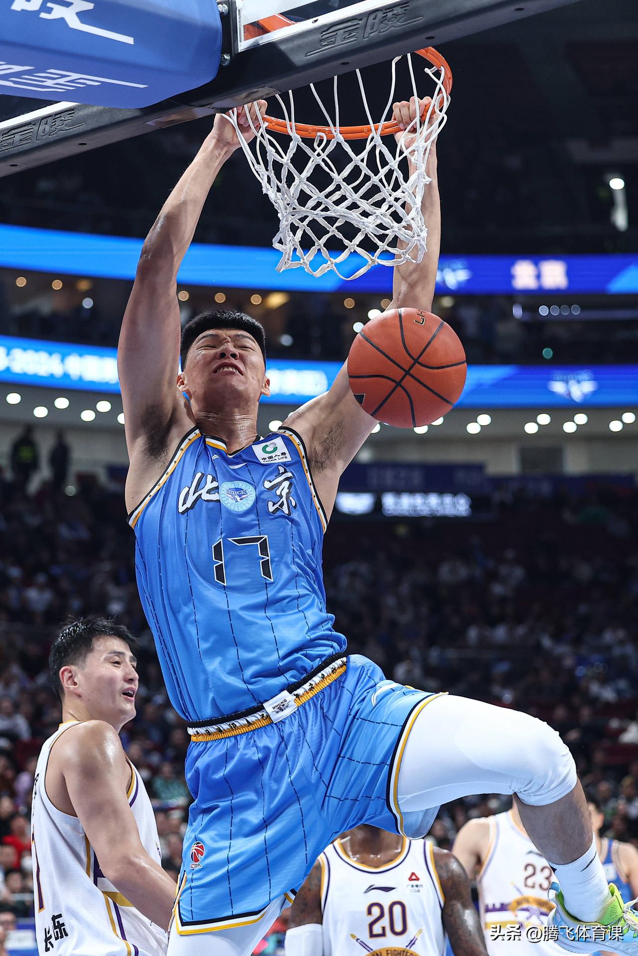 李慕豪以5000万转会费转会北京，范子铭7000万转会北京，结果北京队只能徘徊在