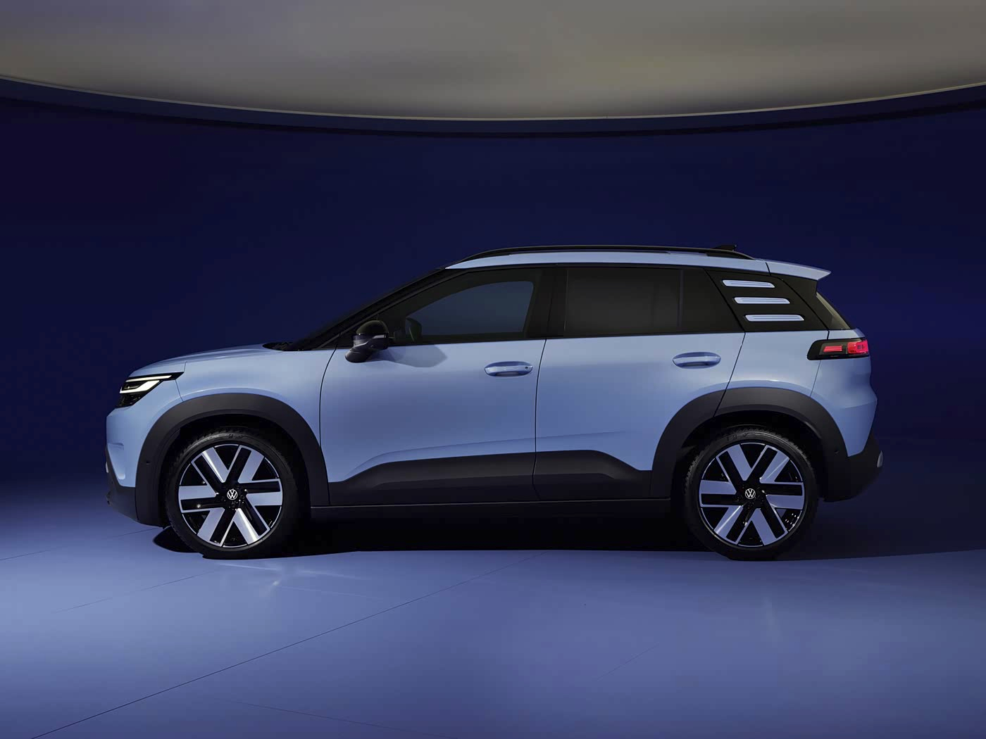 大众ID.CROSS官图正式发布，全新紧凑型纯电SUV，与燃油版T-Cross形