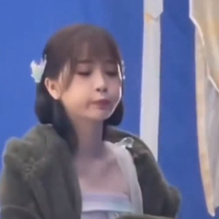 虞书欣来治愈你一天的坏心情了;-)收录：每日鱼疗
