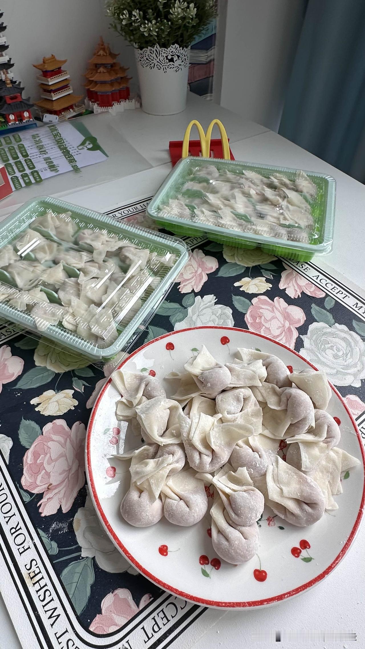 台北人在苏州，在大陆是不是家家户户都会自己动手包馄饨、饺子？今天生平第一次尝试包