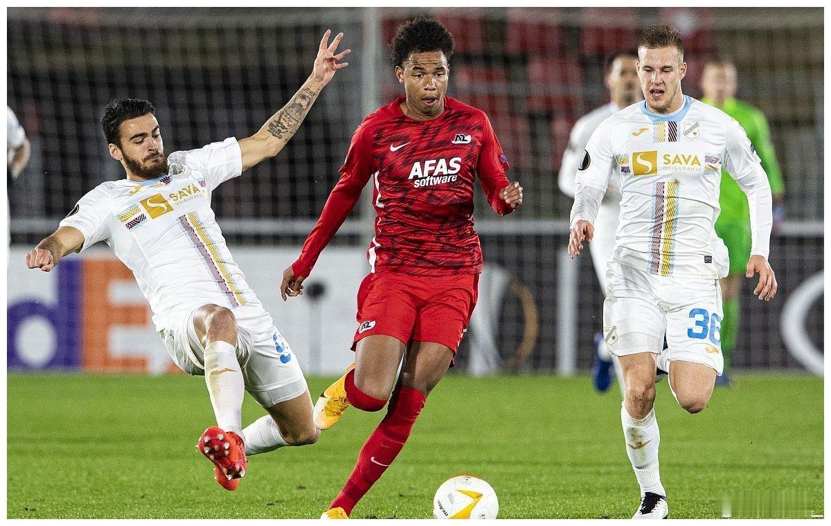 015.葡萄牙体育vs里奥阿维 2.25的让步 都卡了两个了 主场今年的比赛一直