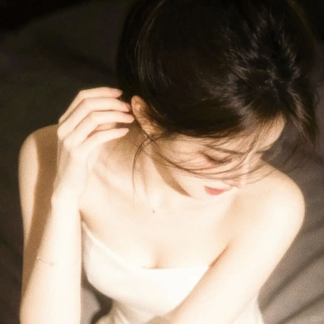𝑾𝒆𝑪𝒉𝒂𝒕｜ins风女头｜质感头像｜万能款｜不挑人｜无水印 