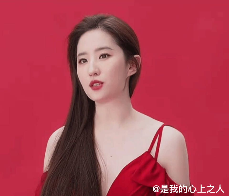 #动图[超话]# 红裙好美😍————刘亦菲 ​​​