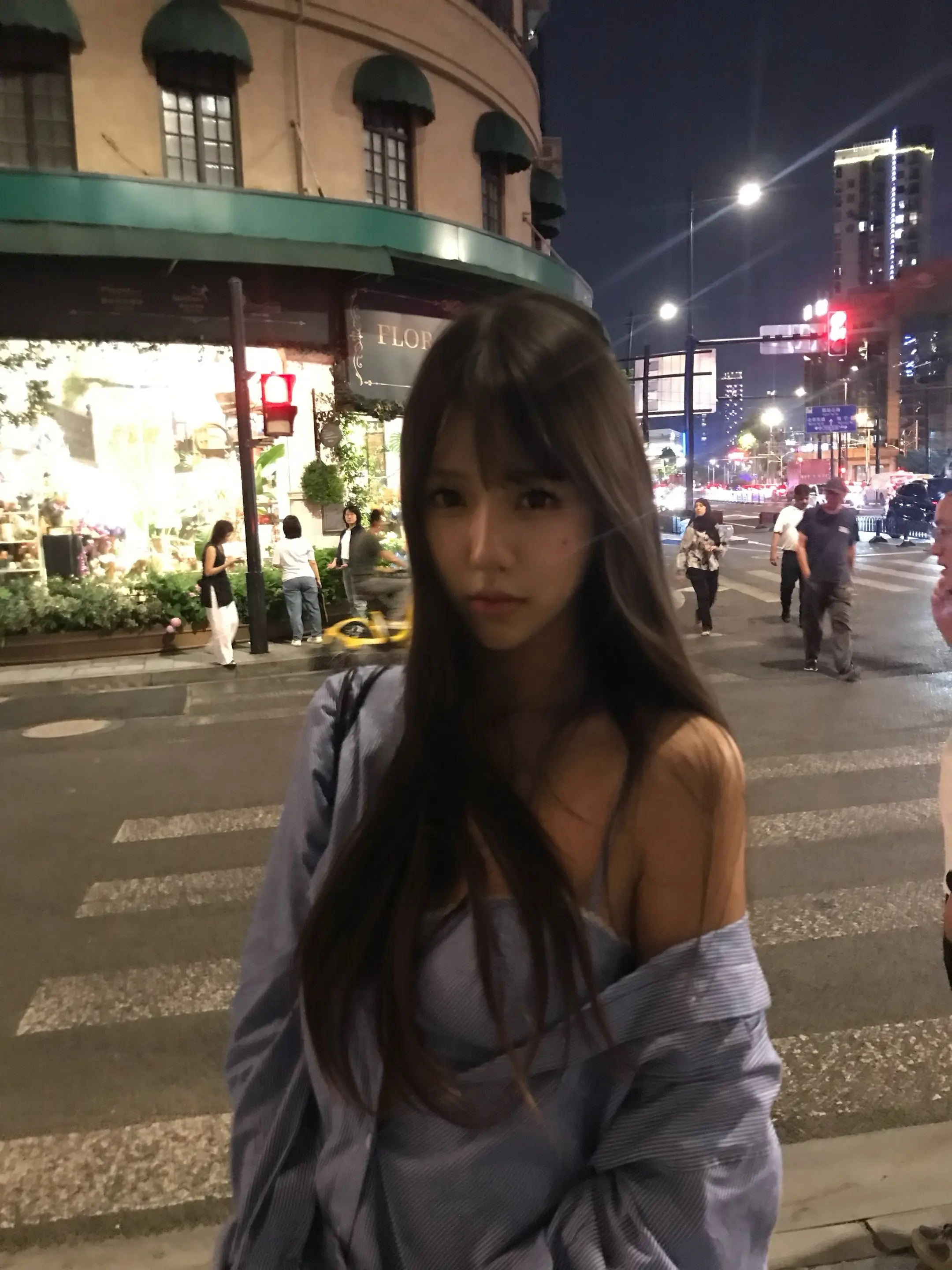 那天我们恶语相向，思绪回到你承诺我们永不分开那天
