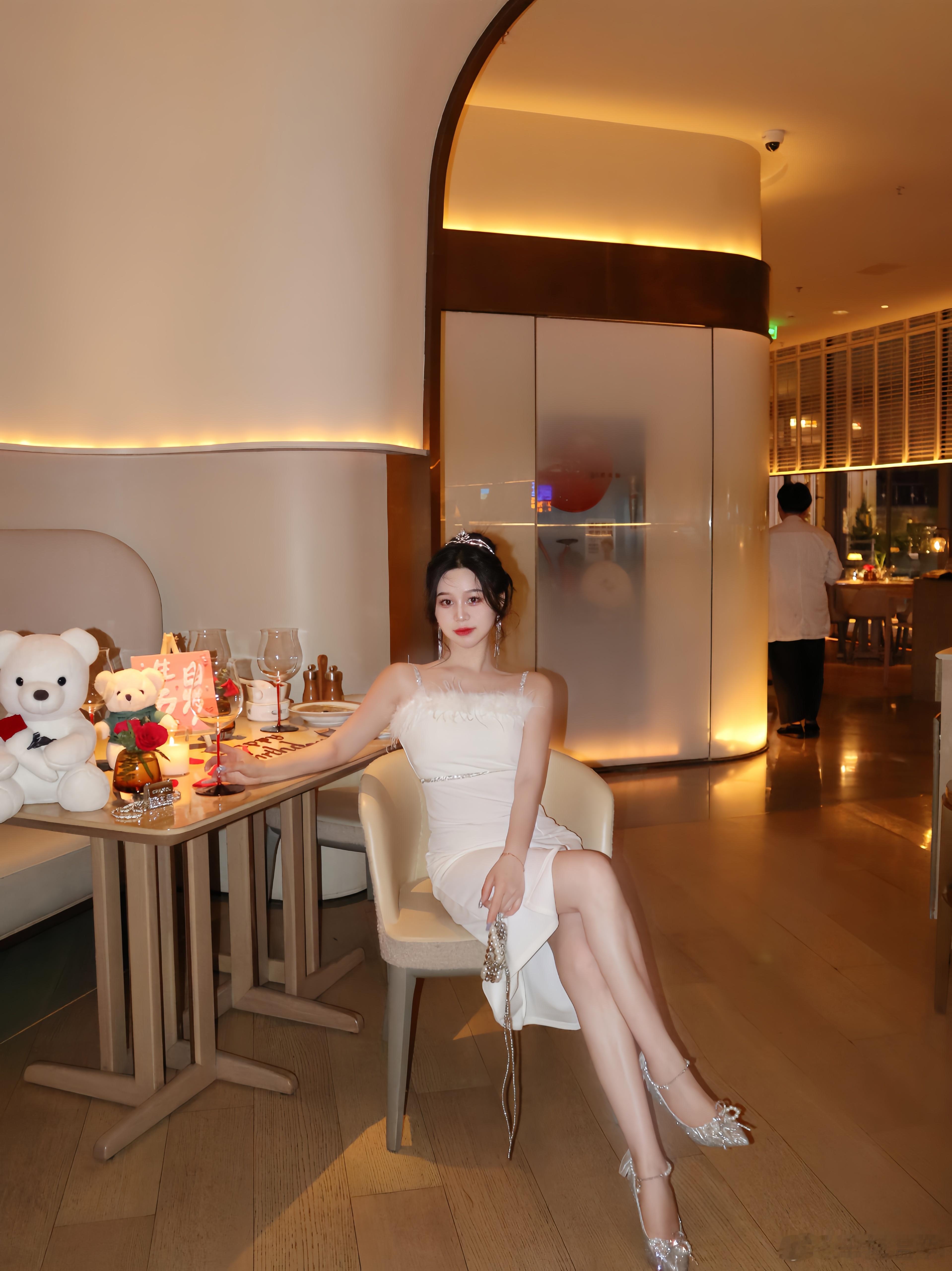 浪漫从不廉价🤍👗:赵小琳 ​​​