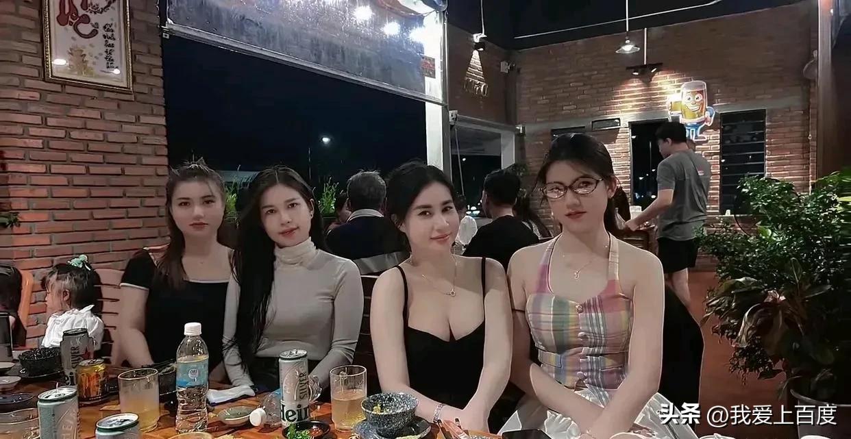 吃饭遇到了四大美女