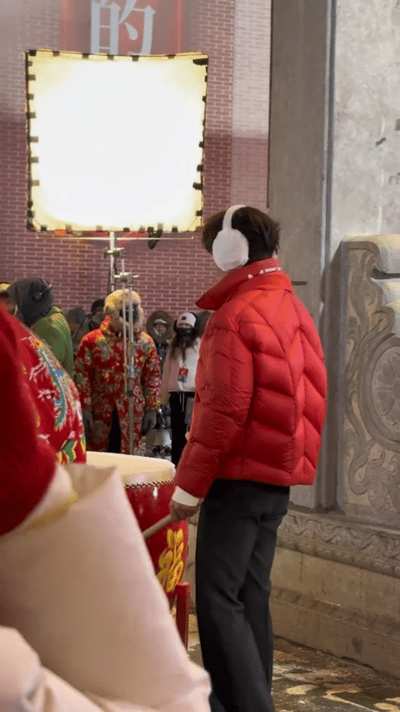 王赫野东北福娃 前一秒是乖巧软萌的邻家弟弟，下一秒是节奏炸裂的街头鼓手。哈尔滨的