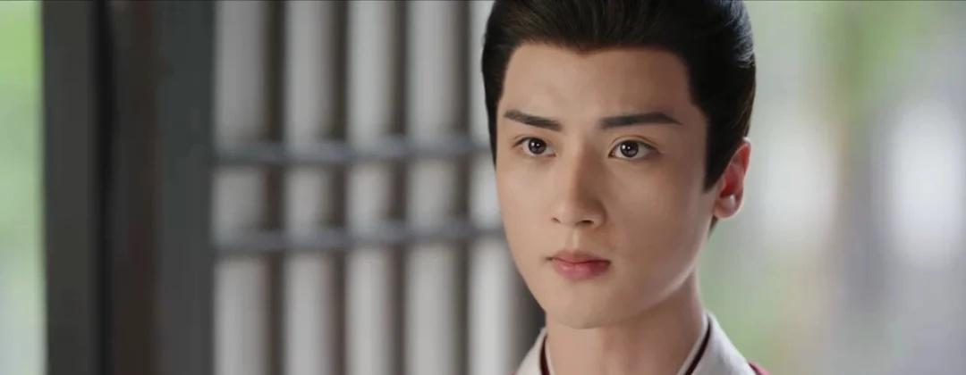 救命 这两真不是一个人吗
光看脸真不知道谁是三殿下 谁是四殿下
真的脸盲
后面男