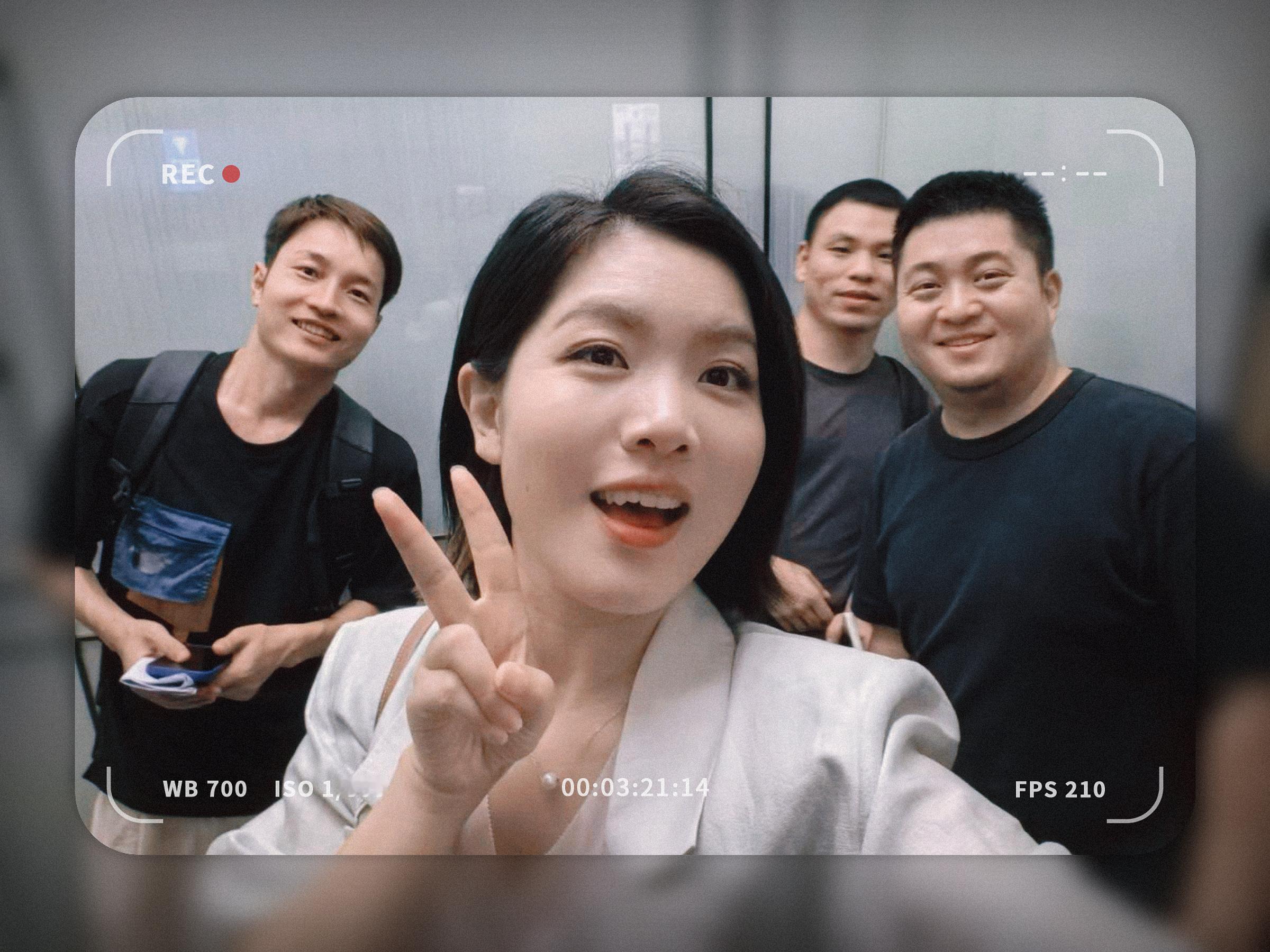 早上4:30起的床晚上12：35下的班待机时间超过20个小时一天天的这是忙的啥捏