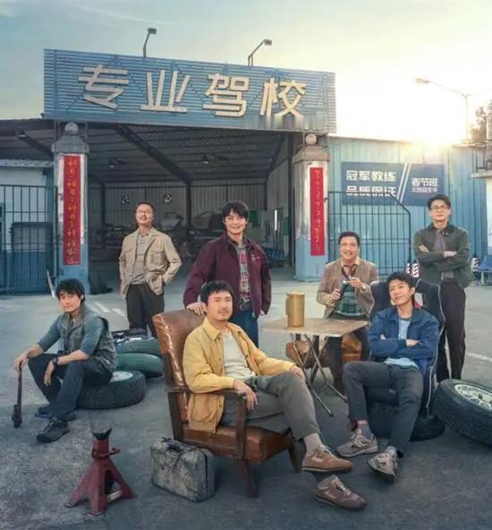 谁“杀死”了驾校？不是某一个人，是三把刀一起砍：

第一刀，年轻人不来了。

2