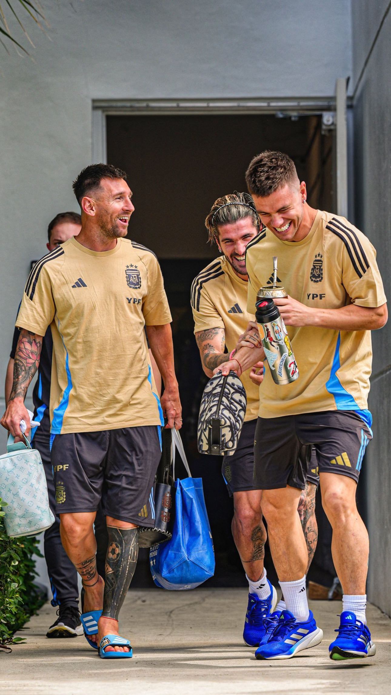 【好开心[哈哈][哈哈][哈哈]】德保罗最新Ins Story[doge][do