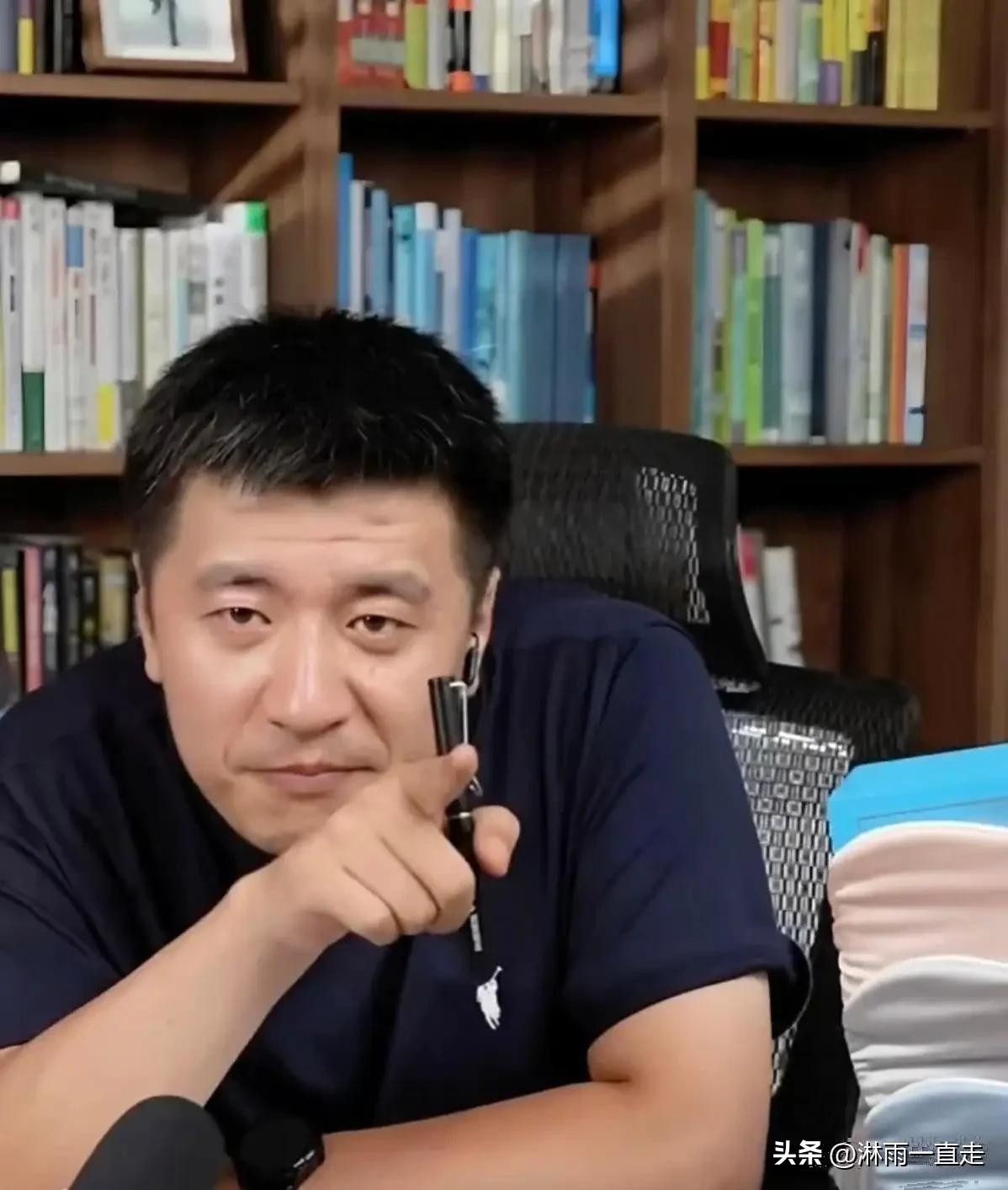 张雪峰，年仅42岁，突发心源性猝死。心源性猝死说白了就是心梗，很多情况就是过度劳