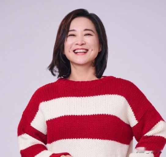 华语娱乐圈一直有点阴盛阳衰，总的来说女星名气更大成就更高影响更大，当然也更有话题