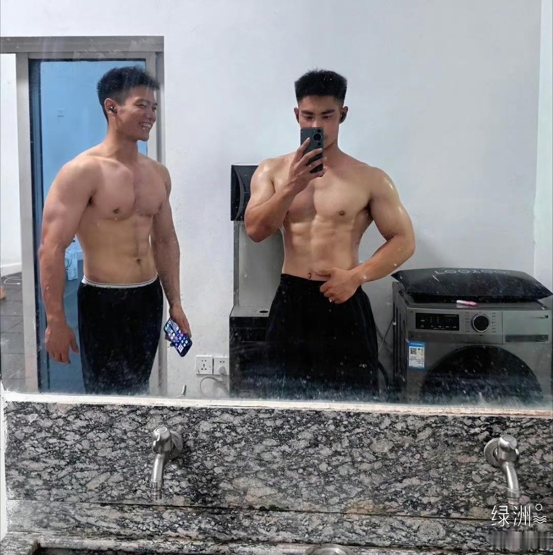 我会在我自己的目光里，永远鲜活。   ​​​