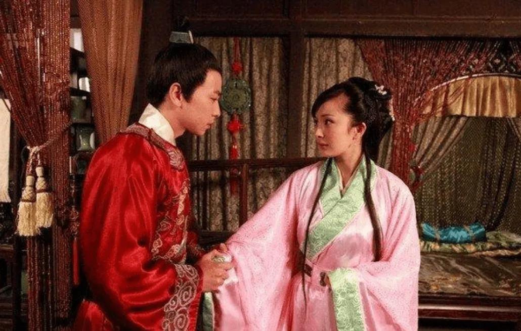 敦煌莫高窟的藏经洞里，曾出土过一批唐代文书，其中有几份"放妻书"。措辞之客气，让