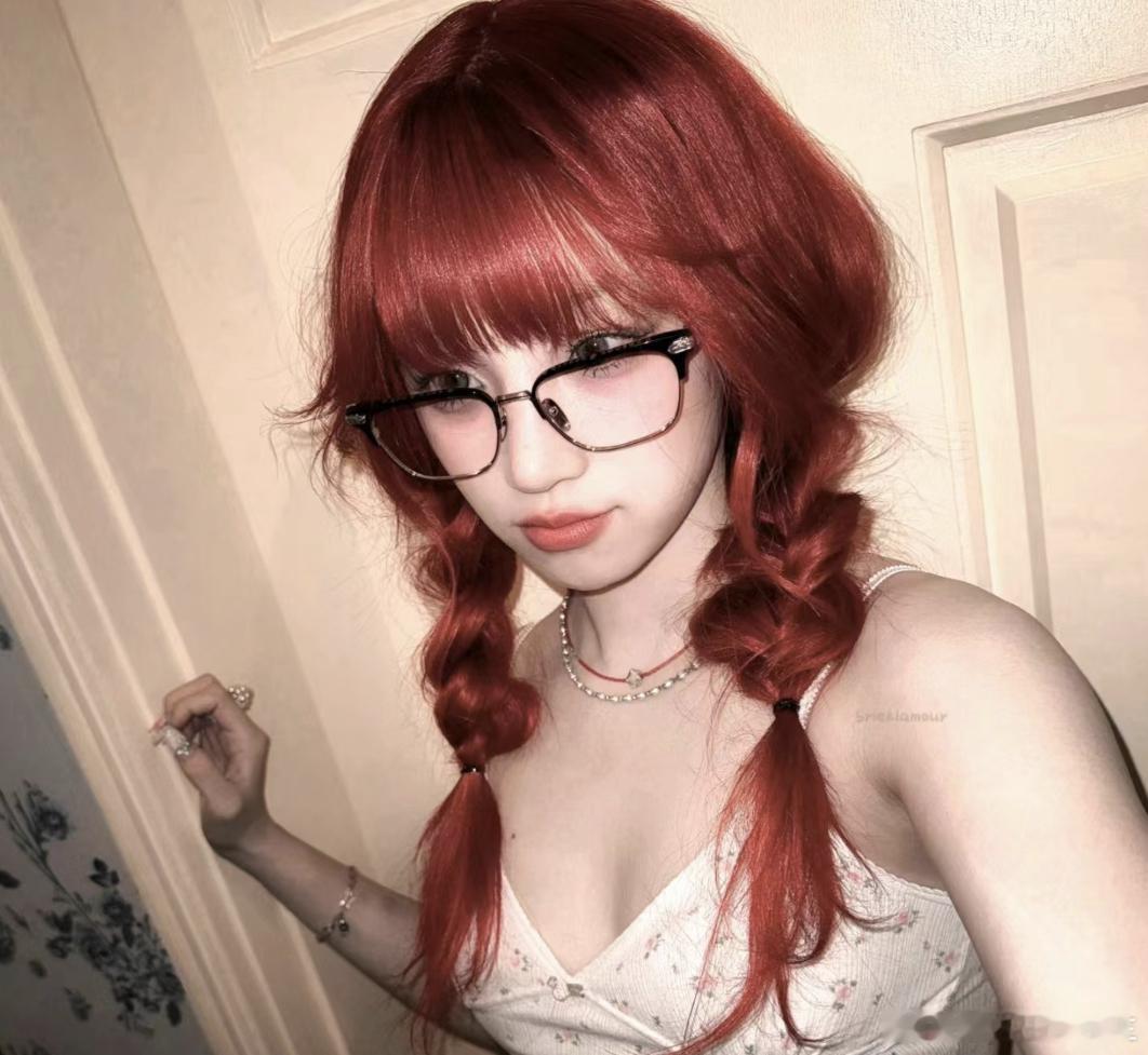 有的人是真的天生适合当爱豆[挤眼][挤眼][挤眼]各种风格都能hold住#宋雨琦