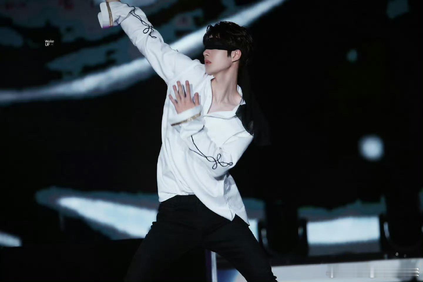 早期王一博 内娱魔丸  谁见过早期的爱豆王一博，天神欧巴跳舞好有魅力 