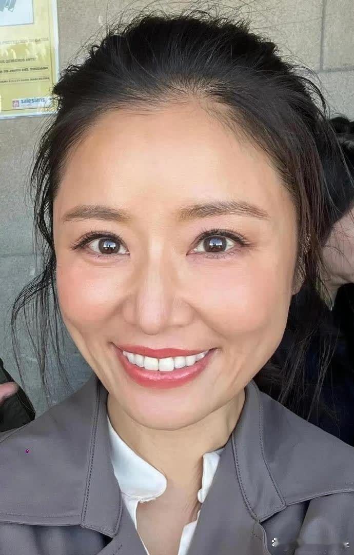 林心如不愿意承认自己老了，但实际上她的衰老程度与普通大妈无异 