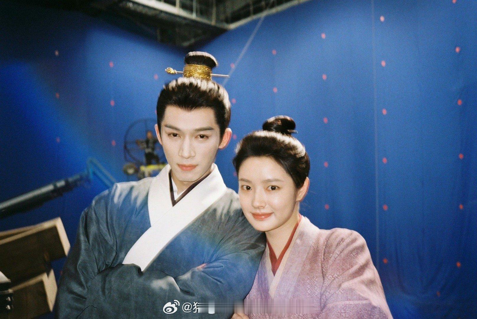 王星越徐若晗《红尘四合》合影营业！！[羞嗒嗒][羞嗒嗒] ​​​
