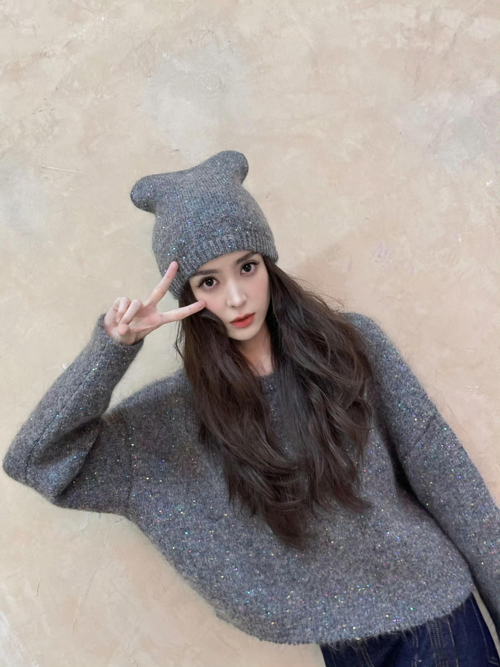 天冷看美女姐姐比加衣好使[doge]娜扎真的是脖子以下都是腿！！！ ​​​