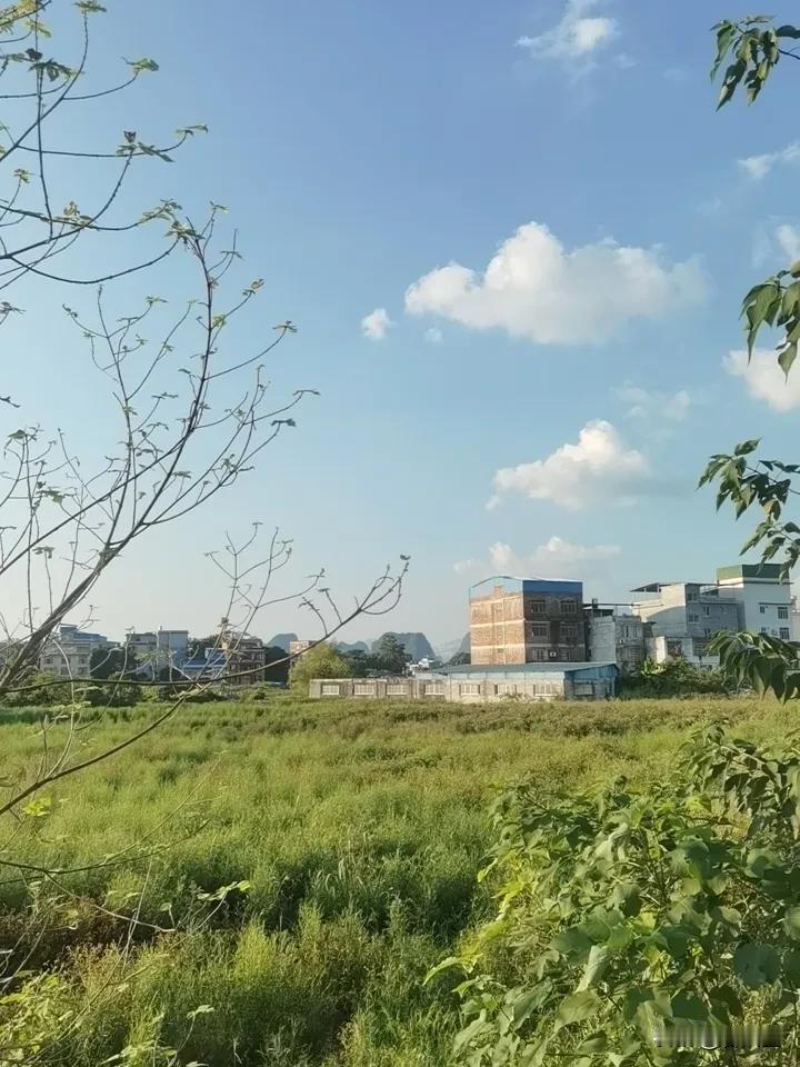 到底哪里现在还开空调啊

广西的天真的热晕了
晒得人皮肤都痛
在山东来的时候穿加