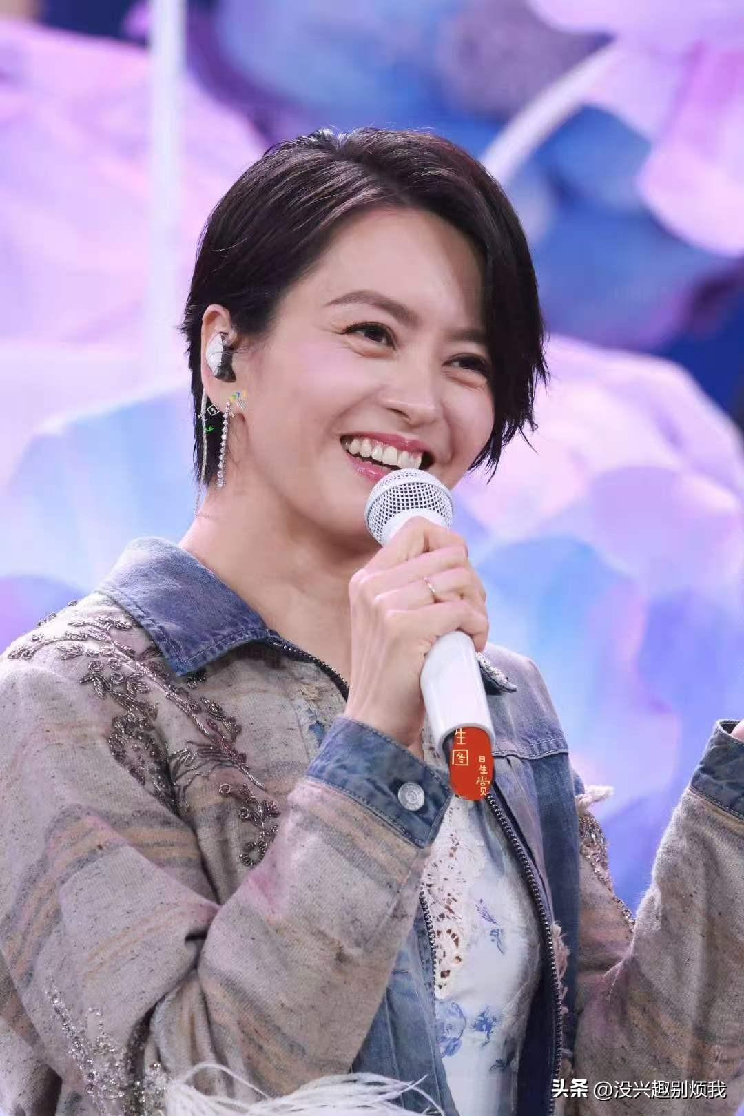 梁咏琪，还是那么美，歌声依旧动人