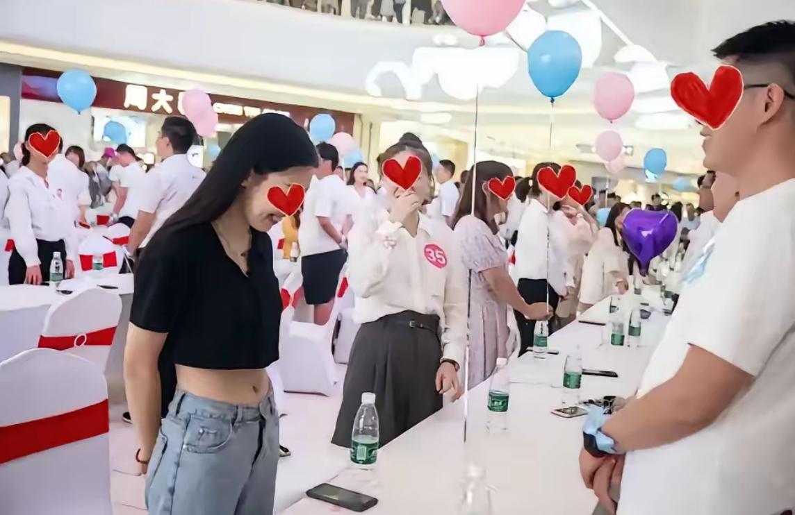 杭州相亲会彻底炸锅！男生集体强硬底线：彩礼可谈，婚检免谈不行

现场优质男性对彩