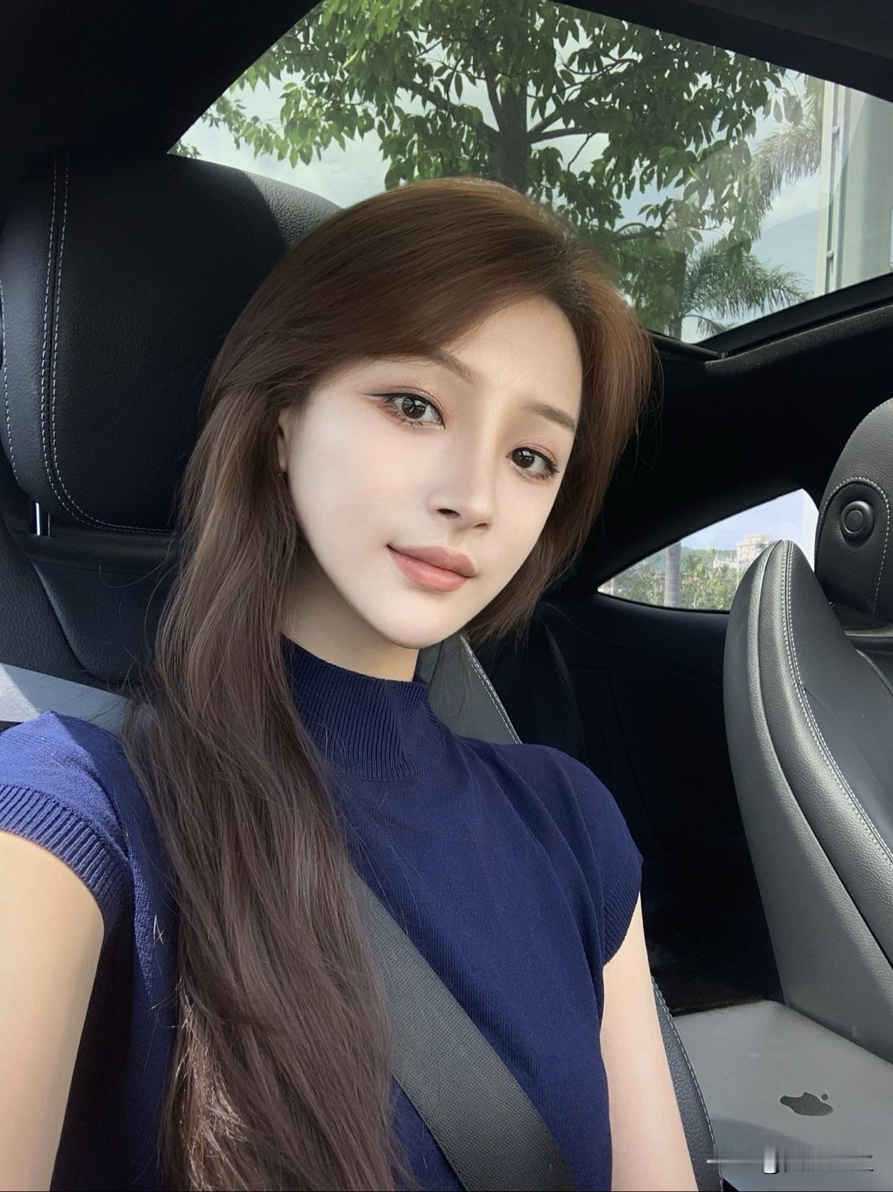 "阿诗玛"石，"夫妻"石、"吉祥三宝"石，等等等等，本就没有任何意义的千奇百怪的