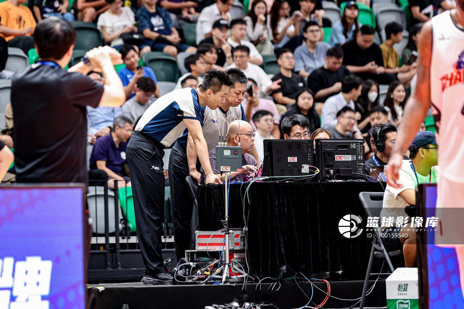 最后1秒的关键判罚：威尔斯三分被犯规，罚三球！nbl联赛 ​​​