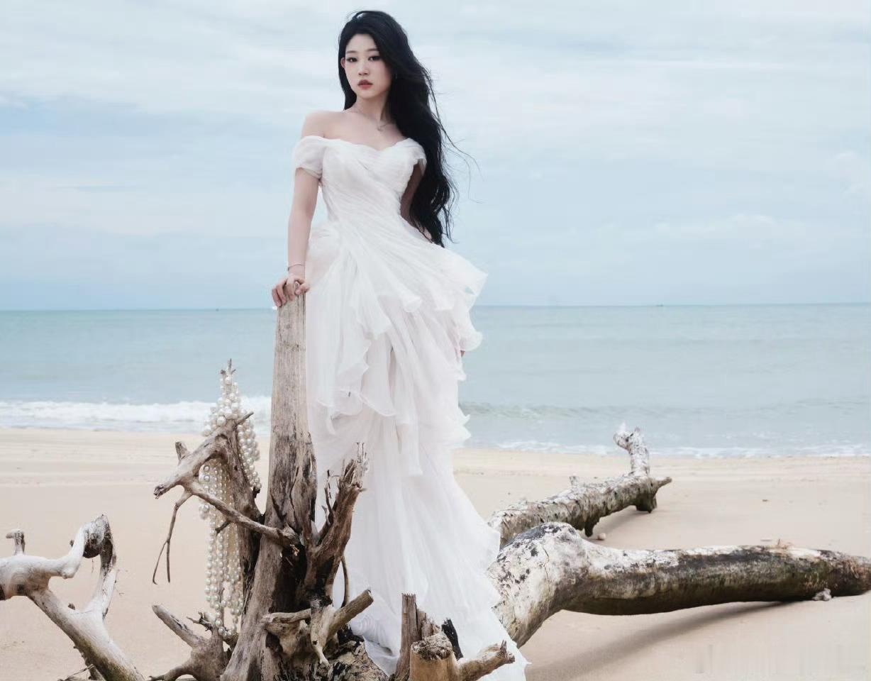 沈佳润纯白天使裙沈佳润像天使一样之前说沈佳润简直像是小天使的人你们有福了，沈佳润