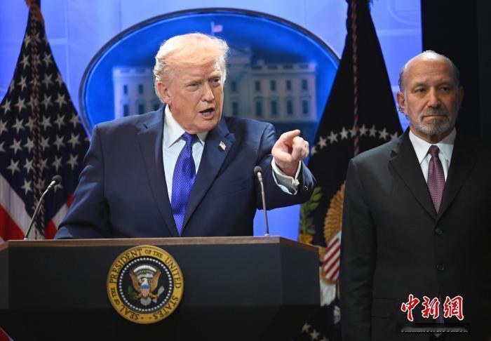 老美压制不住伊朗的后果…
两个航母战斗群集结中东，林肯和福特号，这已经是美国的举