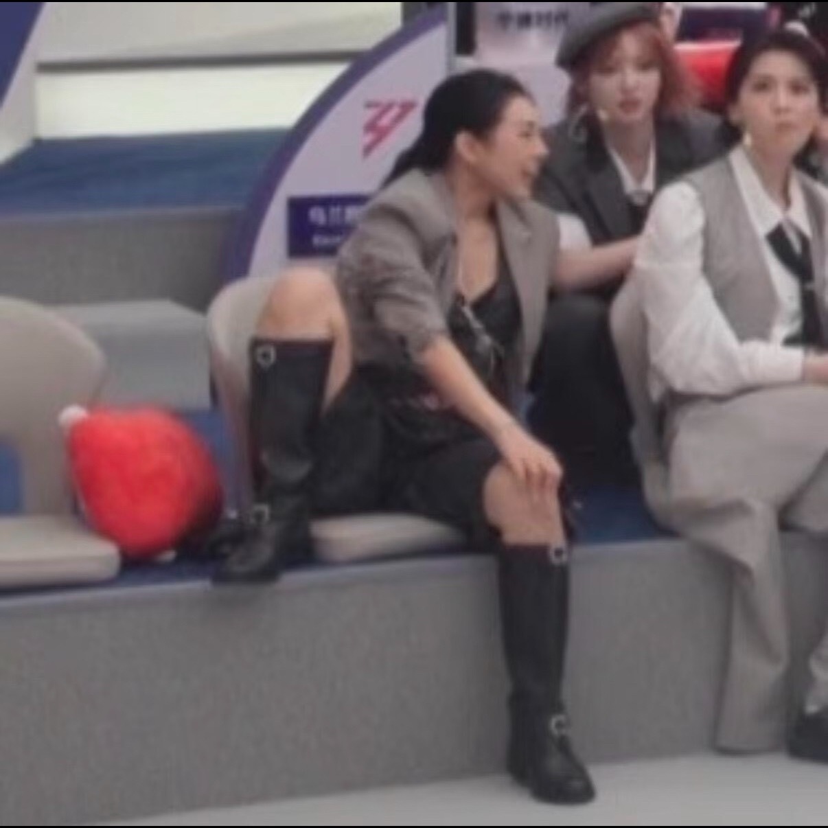 不好意思女人的天没那么容易塌！这么有活人感这么松弛的淡淡美飞了好嘛 