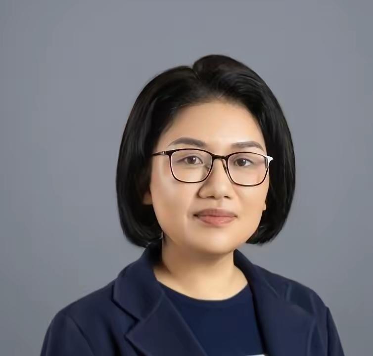 2003年，女工程师何庭波得知，华为芯片研发每年有24亿经费，惊叫道：“这么多，