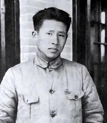 1933年，监狱的“熟客”廖承志，见到了被叛徒出卖的陈赓，他一点都不慌，并且对陈