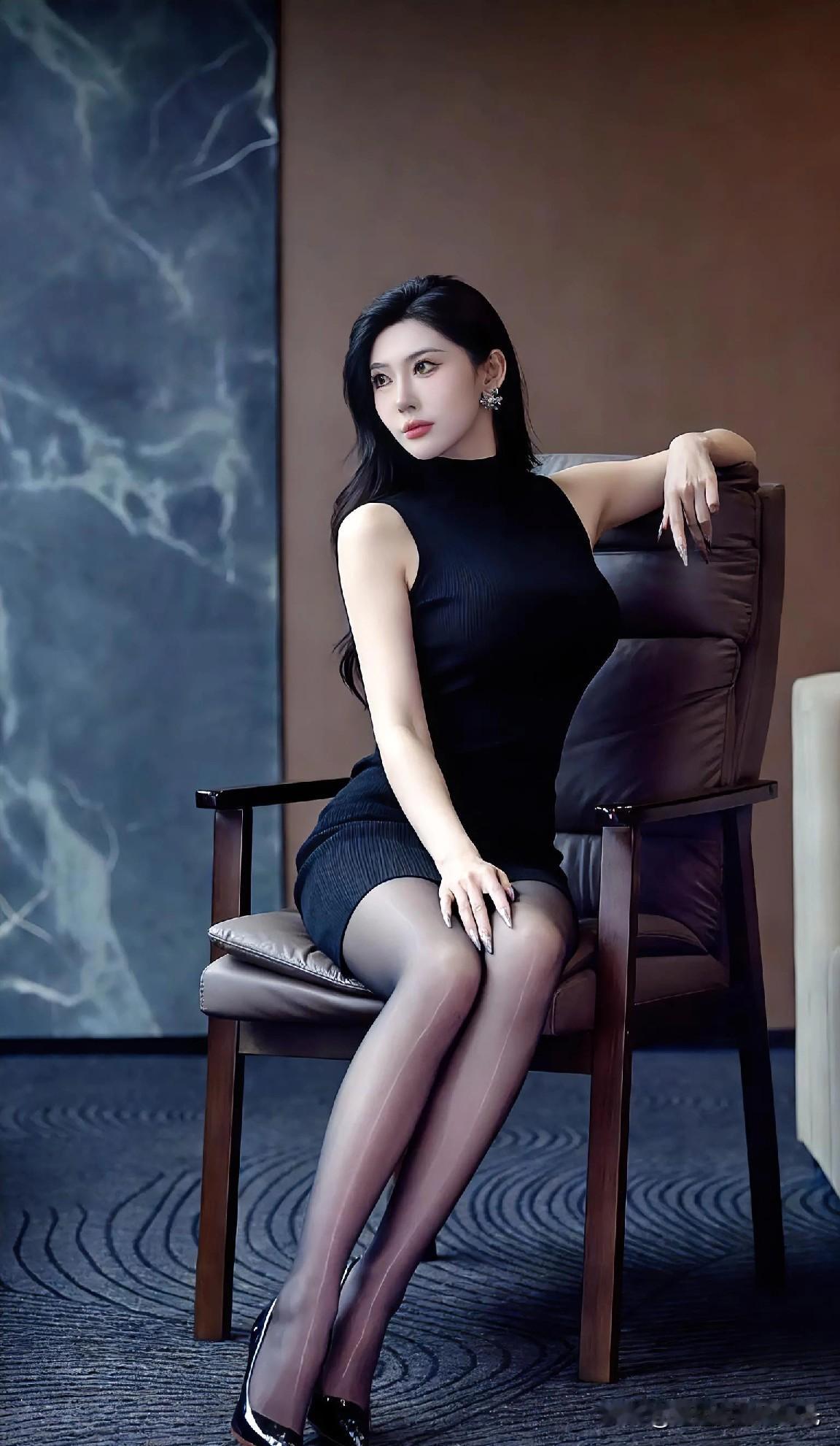 优雅黑裙，气质满分，都市女性风范！