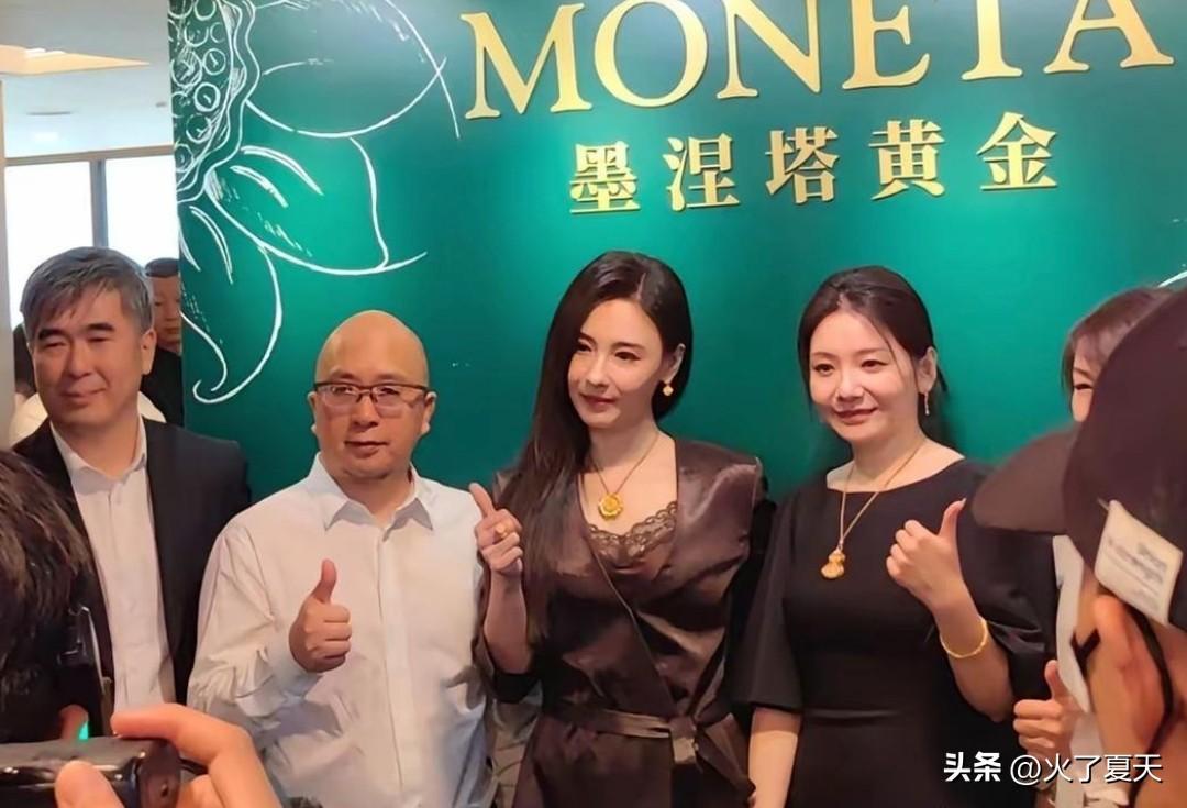 年过48岁张柏芝到武汉剪彩，路人无滤镜生图刷屏，这状态谁不服？ ​