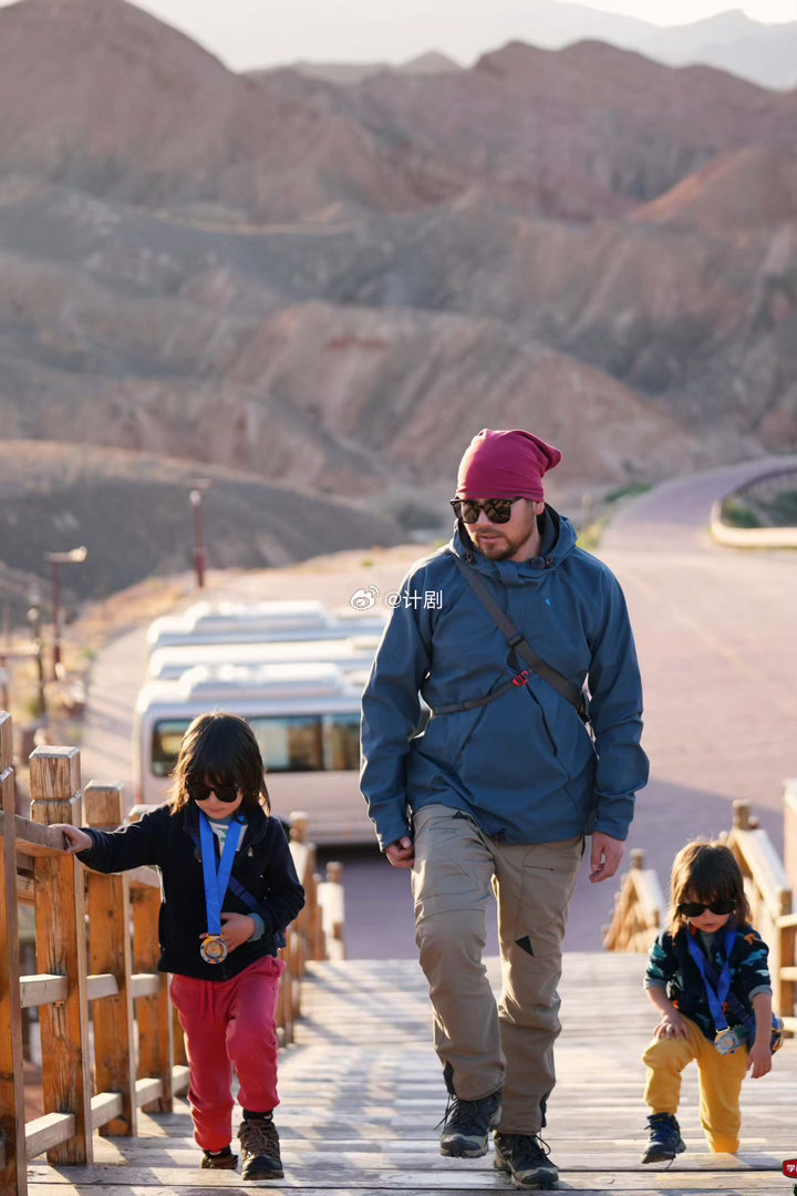 应采儿说王永鸿很适合开夏令营爸爸当家 活动安排得紧凑但不赶，每个环节都刚好卡在孩