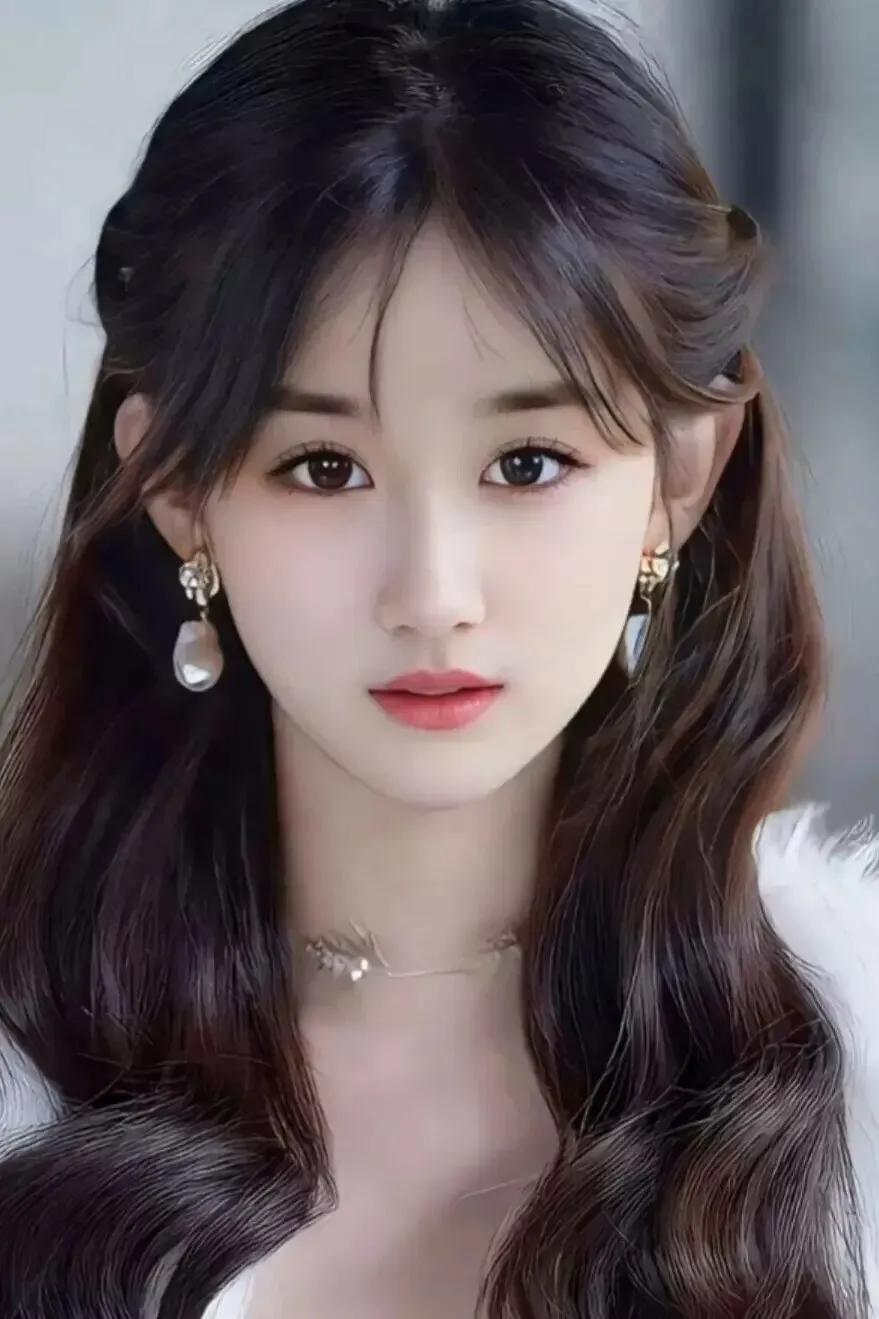 #怎样用一句话表达自己的委屈#
有些委屈无法言说，只能沉默以对；有些秘密不可告人