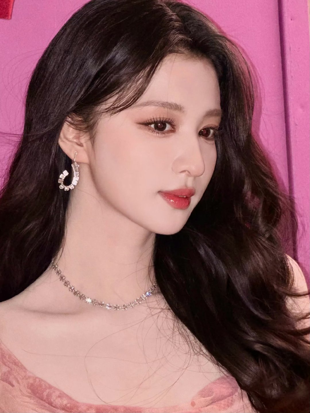 王楚然晒下班六宫格王楚然今日下班照 今日下班照来啦   王楚然