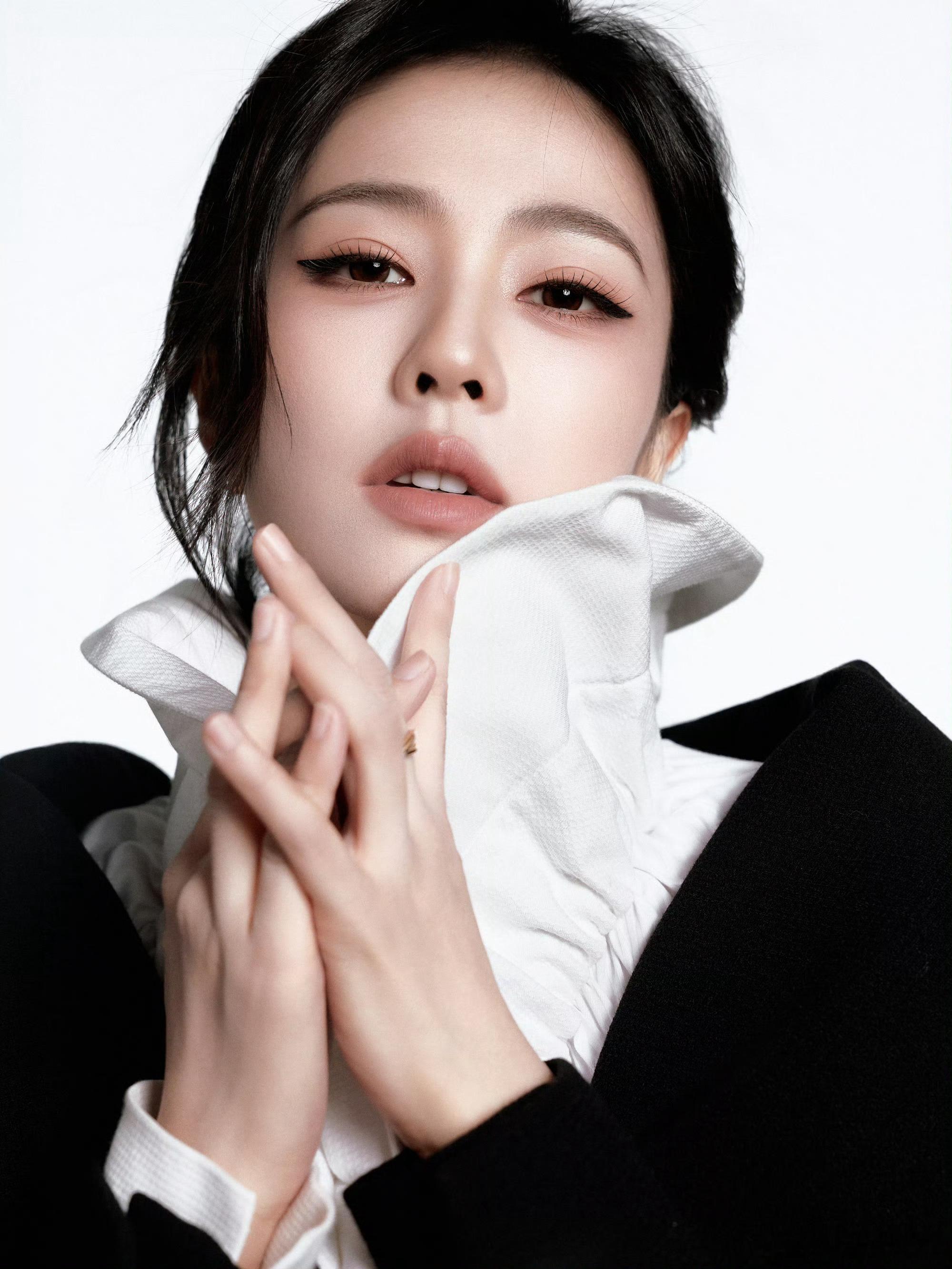 白鹿vogue活动工作室出图vogue明星出图 ​​​
