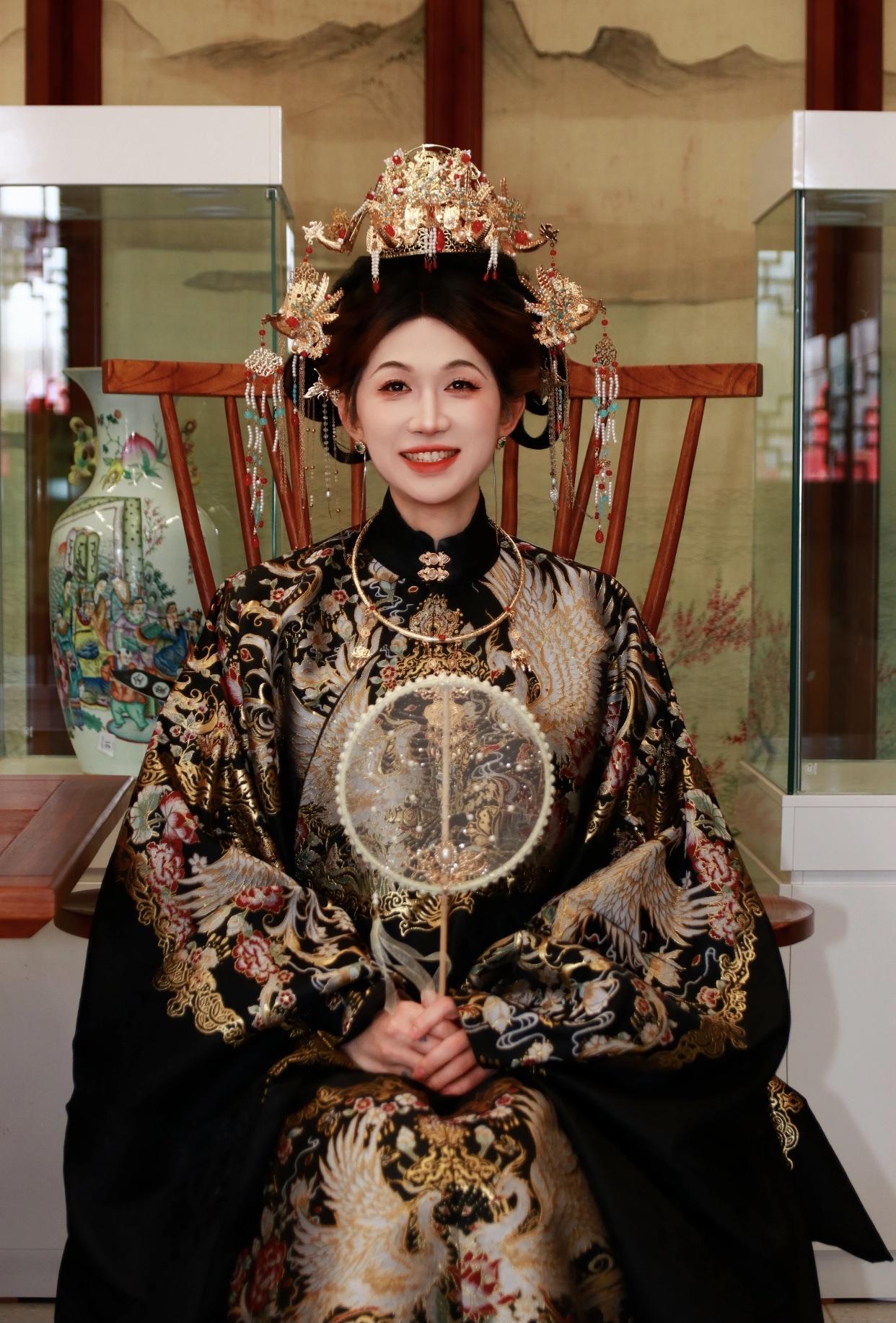 美到骨子里的女人，是什么样子的举止优雅，行为动作自然得体。