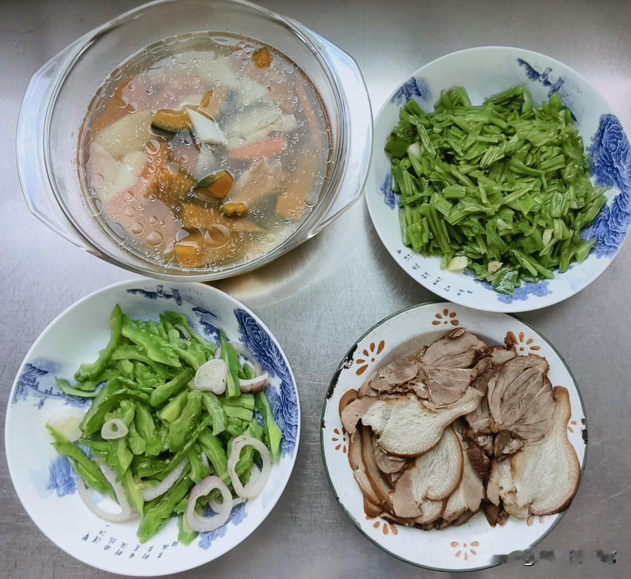 日行一万步，吃动两平衡！

今天我可超额完成了任务，走了一万二千多步。

上午我